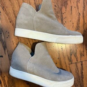 Steve Madden Women’s Gray Suede Slip-On Sneakers